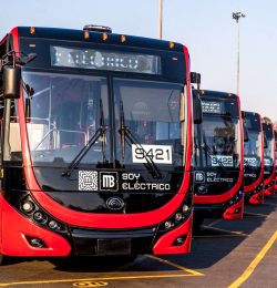 ADOLíder en transporte terrestre con rutas que conectan ciudades y regiones. Ir